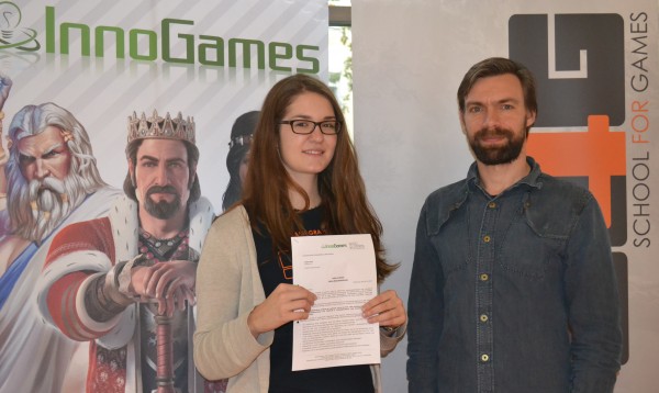 Tabea Koch freut sich über ihr Stipendium - InnoGames schickt sie an die School 4 Games